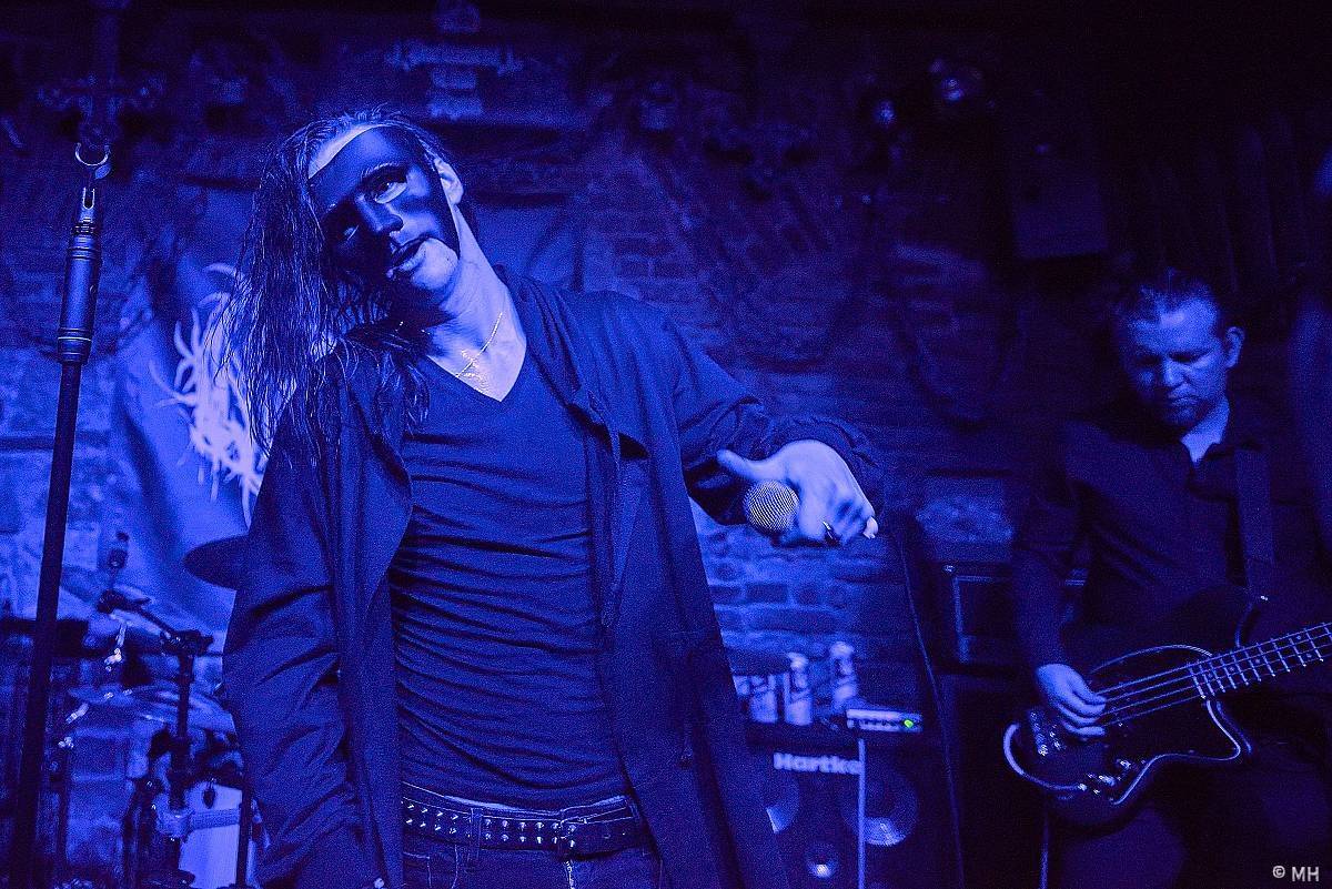 Plzeň ovládl blackmetal. Parlament přivítal finskou Hornu