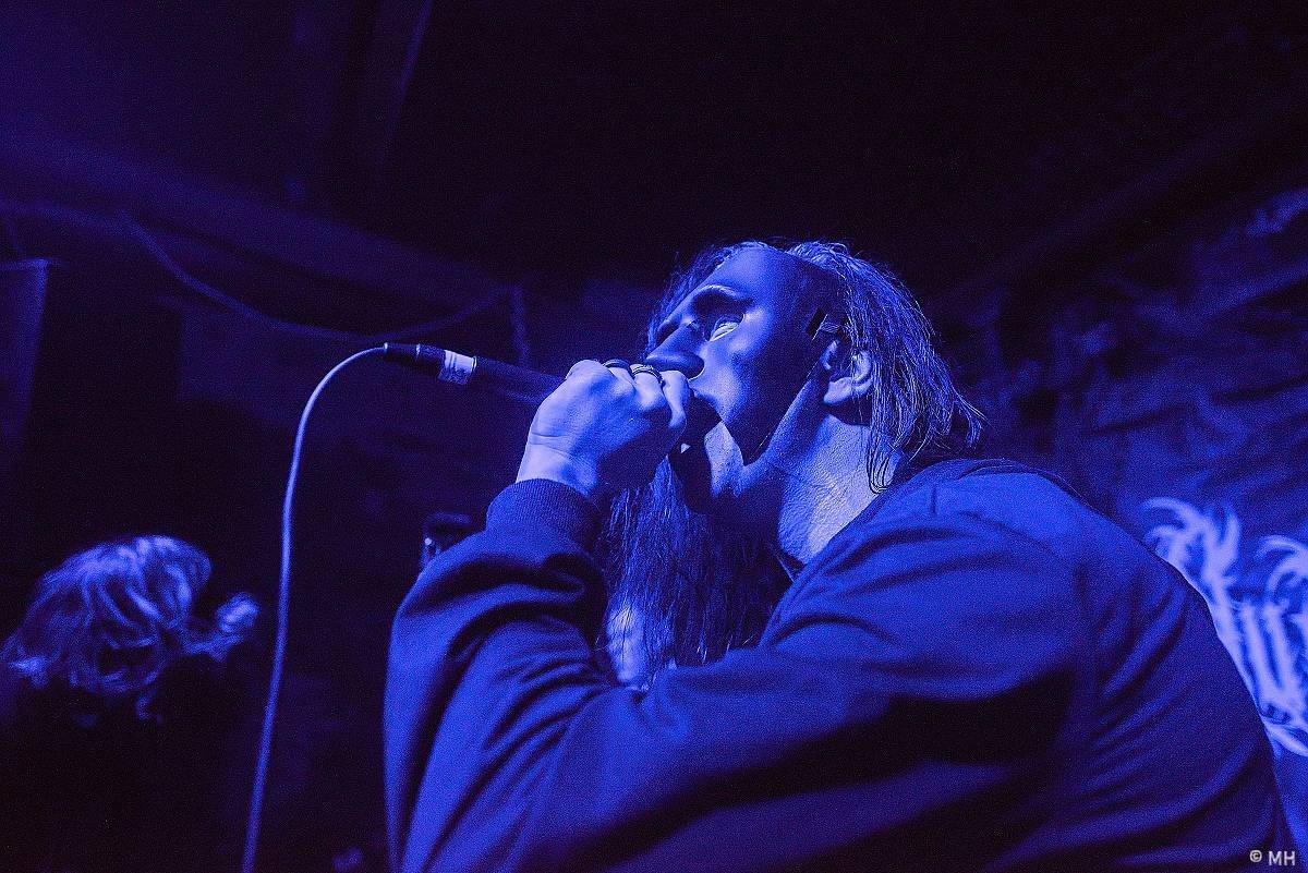 Plzeň ovládl blackmetal. Parlament přivítal finskou Hornu