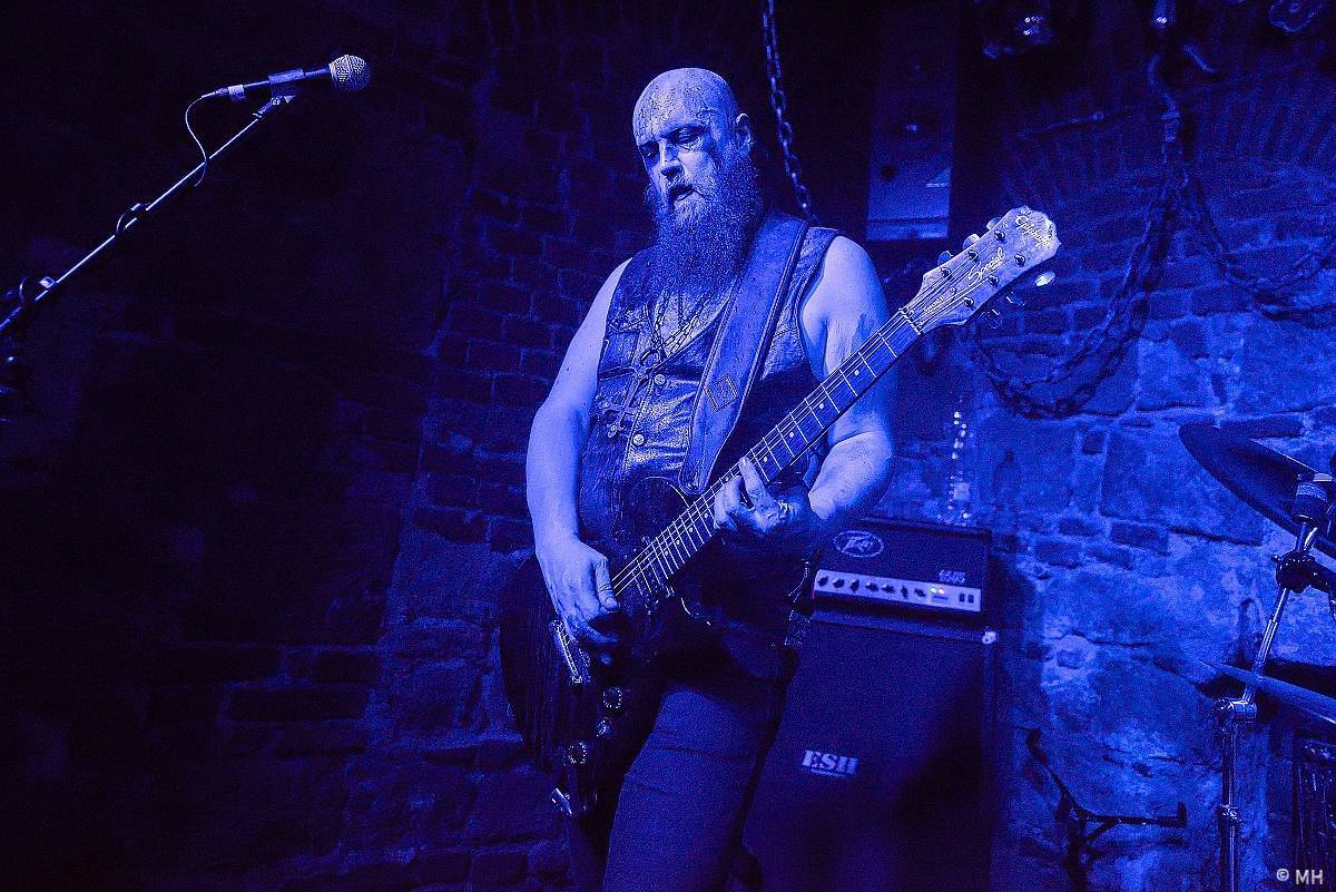 Plzeň ovládl blackmetal. Parlament přivítal finskou Hornu