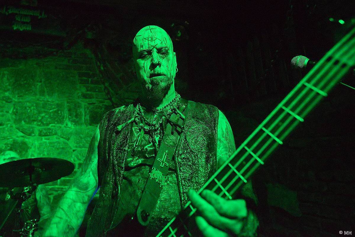 Plzeň ovládl blackmetal. Parlament přivítal finskou Hornu