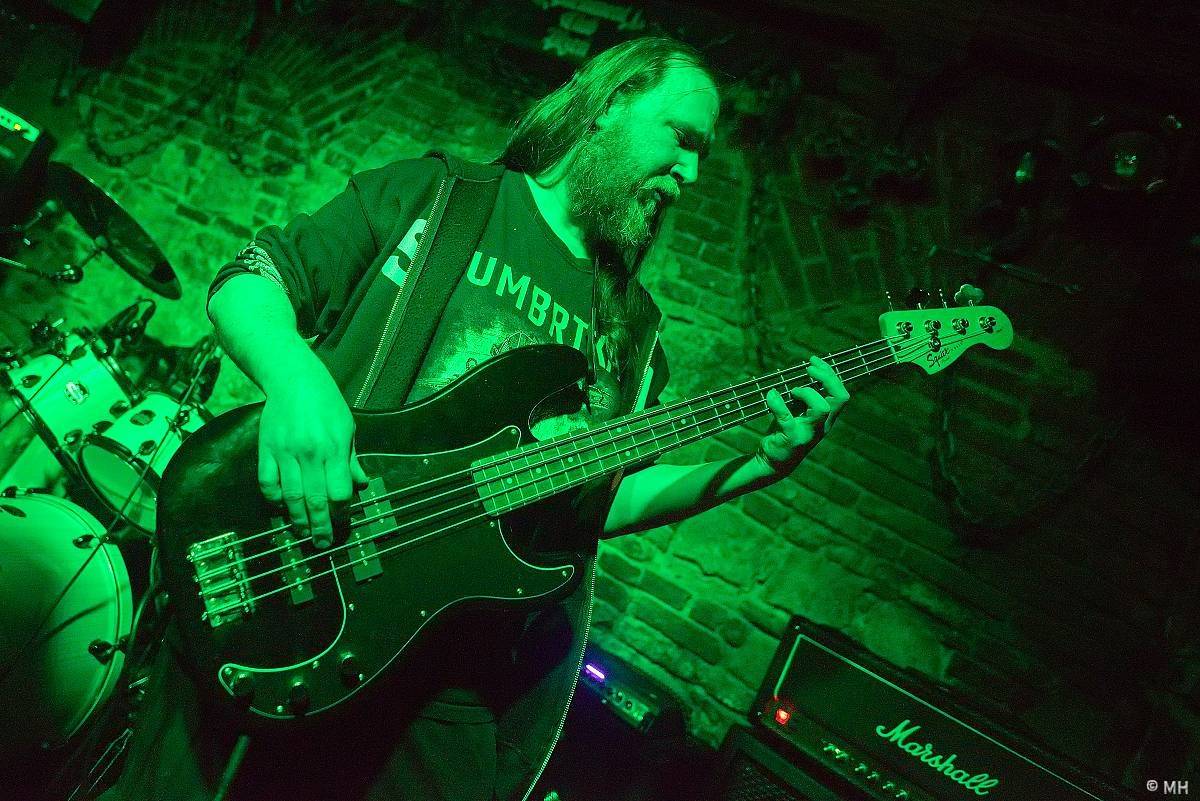 Plzeň ovládl blackmetal. Parlament přivítal finskou Hornu