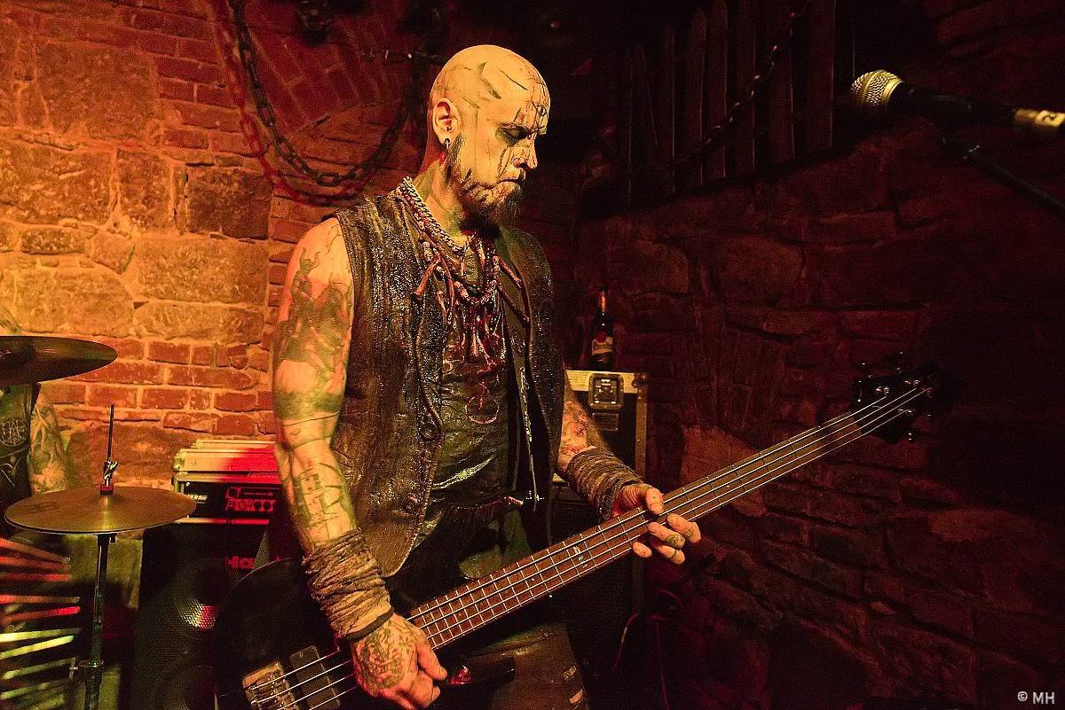 Plzeň ovládl blackmetal. Parlament přivítal finskou Hornu