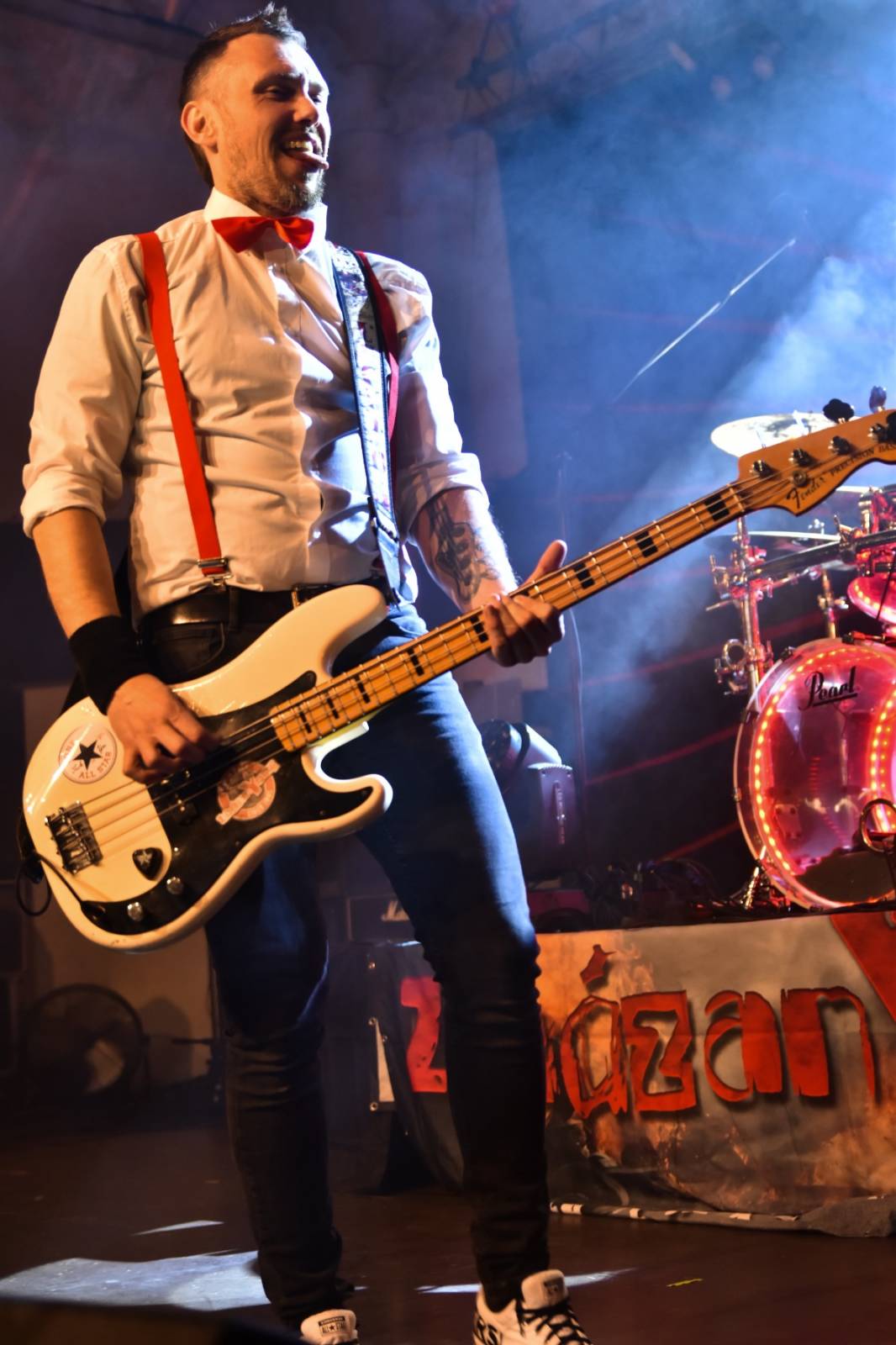 ZakázanÝ ovoce odehrálo ve Stromovce svůj tisící koncert, popřáli mu Curlies a Wotazník