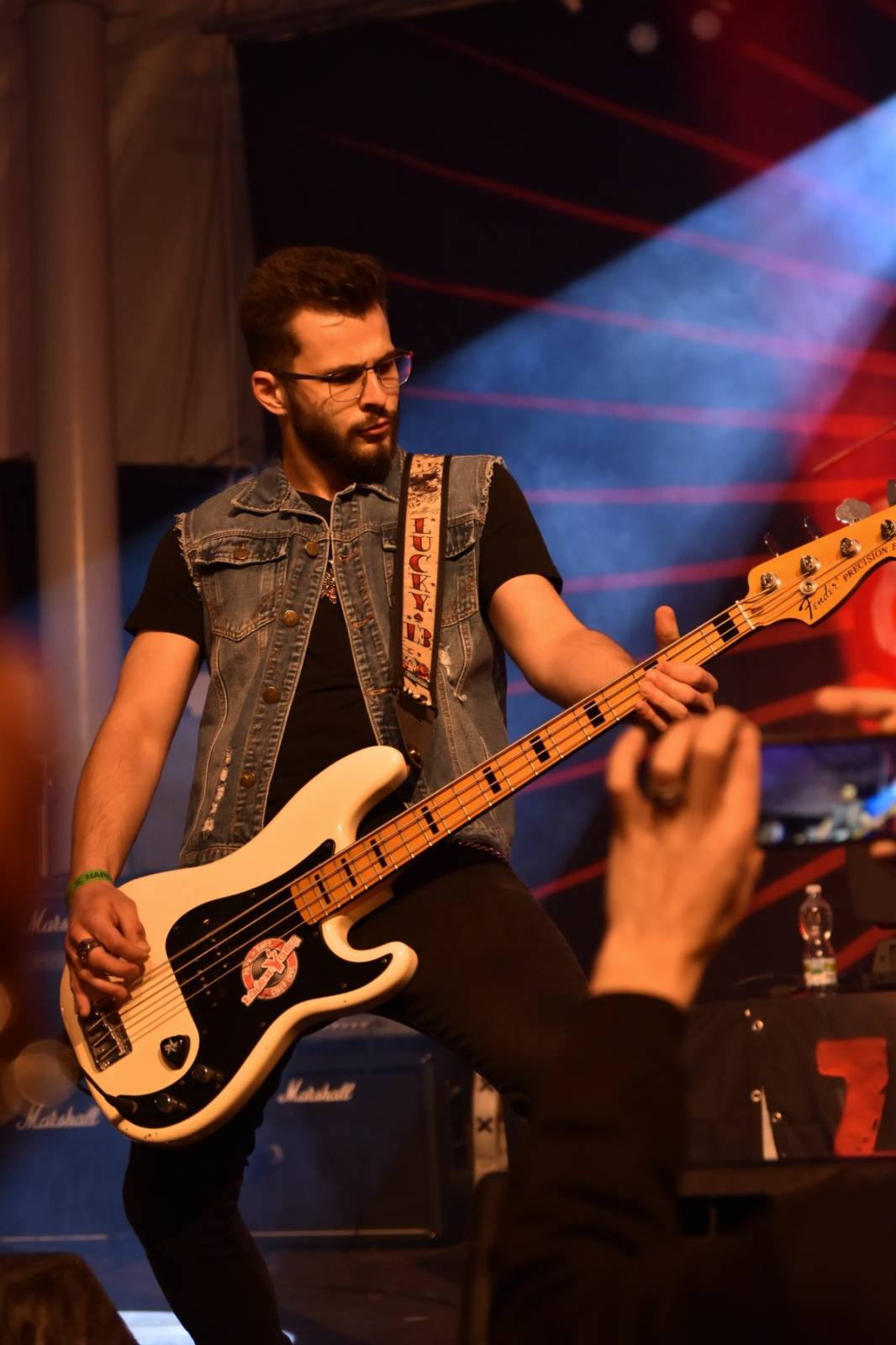 ZakázanÝ ovoce odehrálo ve Stromovce svůj tisící koncert, popřáli mu Curlies a Wotazník