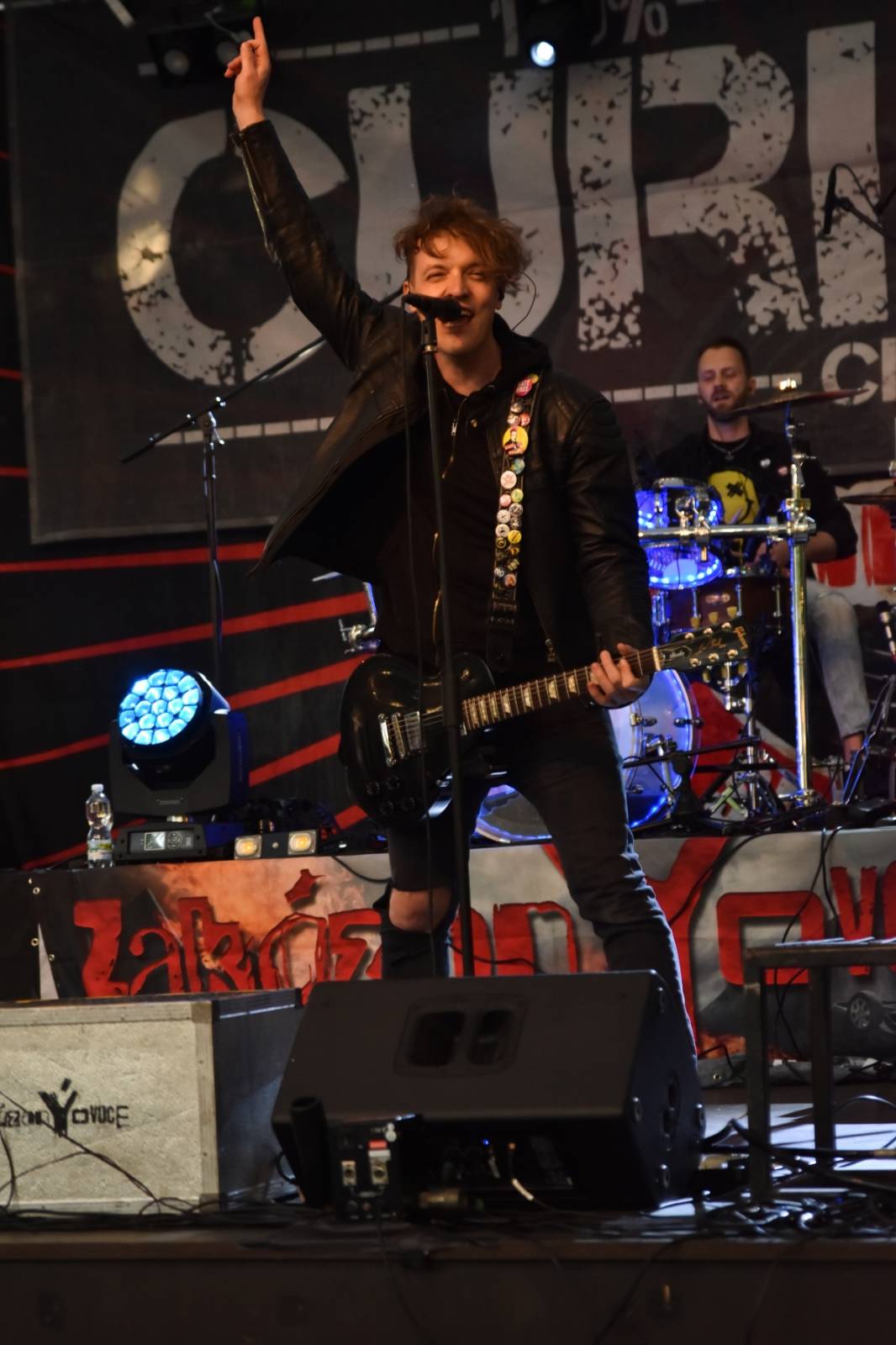 ZakázanÝ ovoce odehrálo ve Stromovce svůj tisící koncert, popřáli mu Curlies a Wotazník