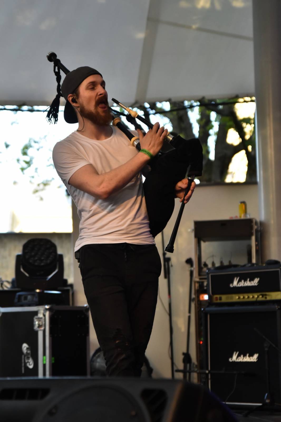 ZakázanÝ ovoce odehrálo ve Stromovce svůj tisící koncert, popřáli mu Curlies a Wotazník