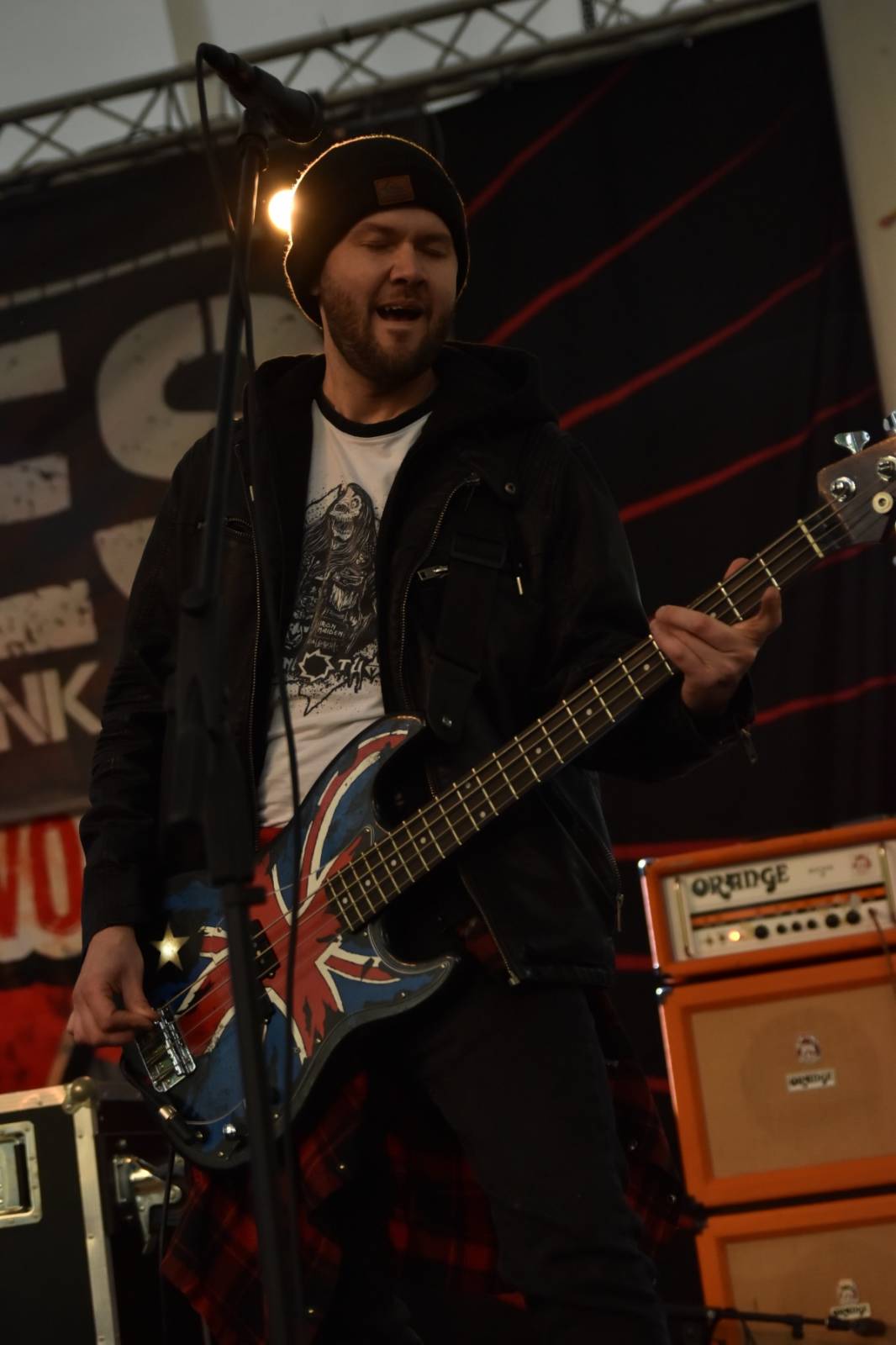 ZakázanÝ ovoce odehrálo ve Stromovce svůj tisící koncert, popřáli mu Curlies a Wotazník