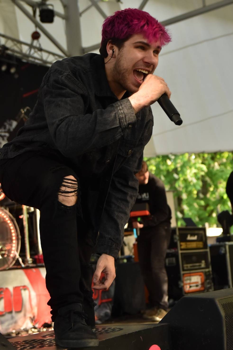 ZakázanÝ ovoce odehrálo ve Stromovce svůj tisící koncert, popřáli mu Curlies a Wotazník