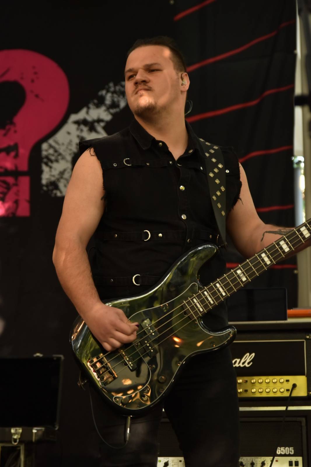 ZakázanÝ ovoce odehrálo ve Stromovce svůj tisící koncert, popřáli mu Curlies a Wotazník