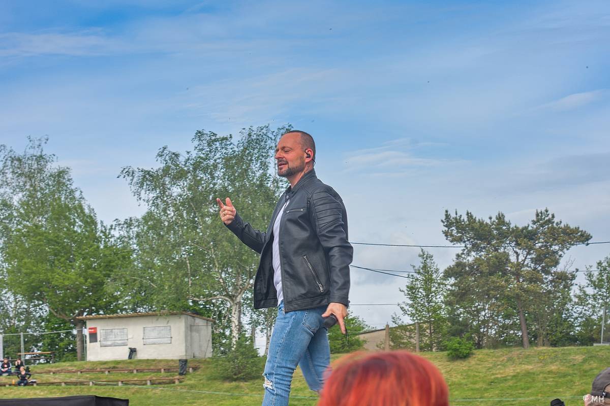 Festivalovou sezónu v Plzni zahájili Arakain, Traktor i Harlej