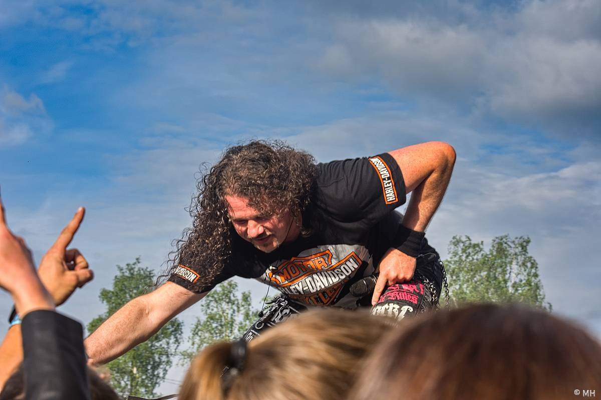 Festivalovou sezónu v Plzni zahájili Arakain, Traktor i Harlej