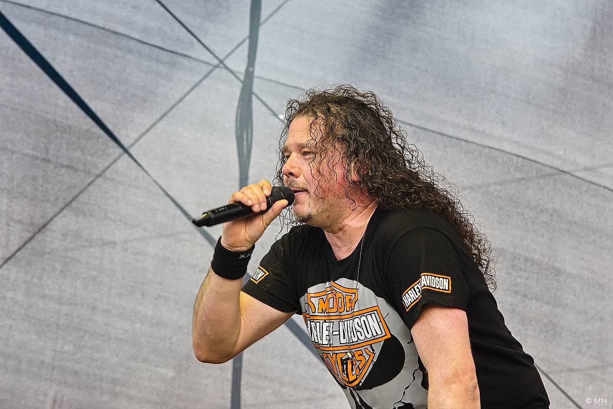 Festivalovou sezónu v Plzni zahájili Arakain, Traktor i Harlej