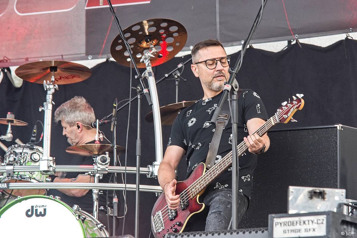 Festivalovou sezónu v Plzni zahájili Arakain, Traktor i Harlej