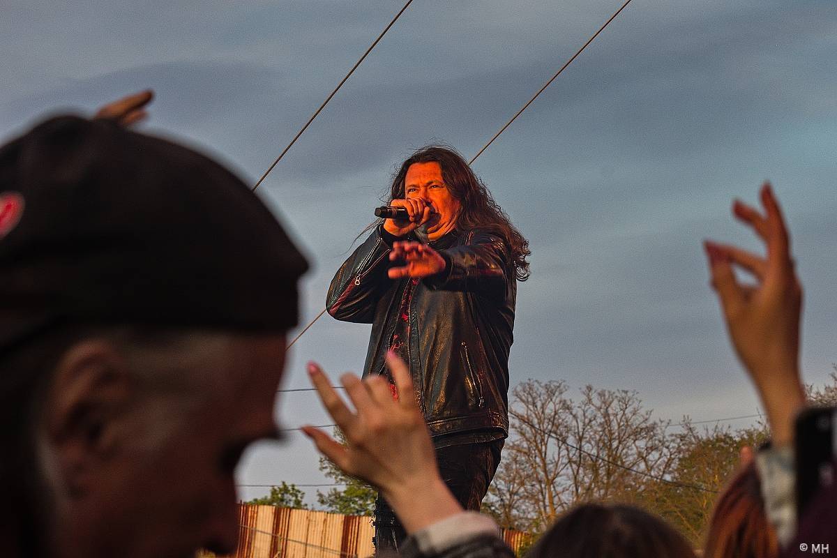 Festivalovou sezónu v Plzni zahájili Arakain, Traktor i Harlej