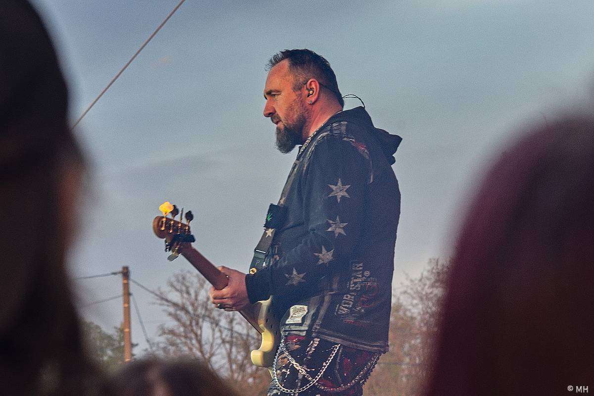 Festivalovou sezónu v Plzni zahájili Arakain, Traktor i Harlej