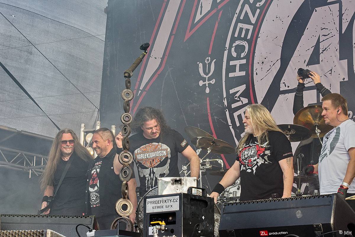 Festivalovou sezónu v Plzni zahájili Arakain, Traktor i Harlej