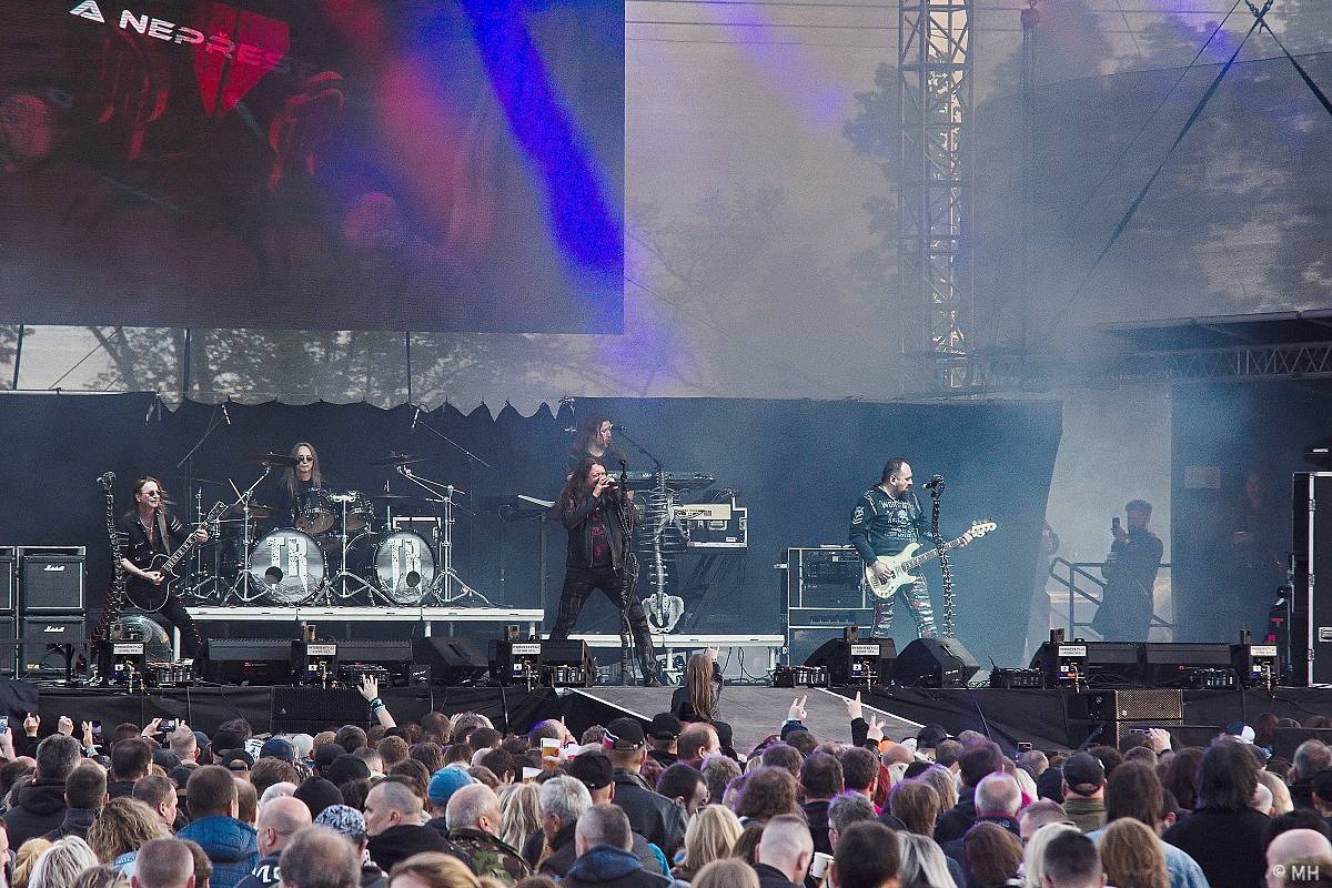 Festivalovou sezónu v Plzni zahájili Arakain, Traktor i Harlej