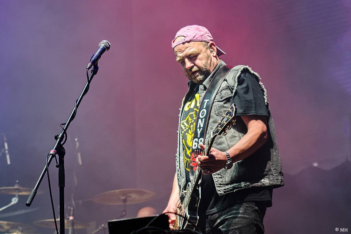 Festivalovou sezónu v Plzni zahájili Arakain, Traktor i Harlej