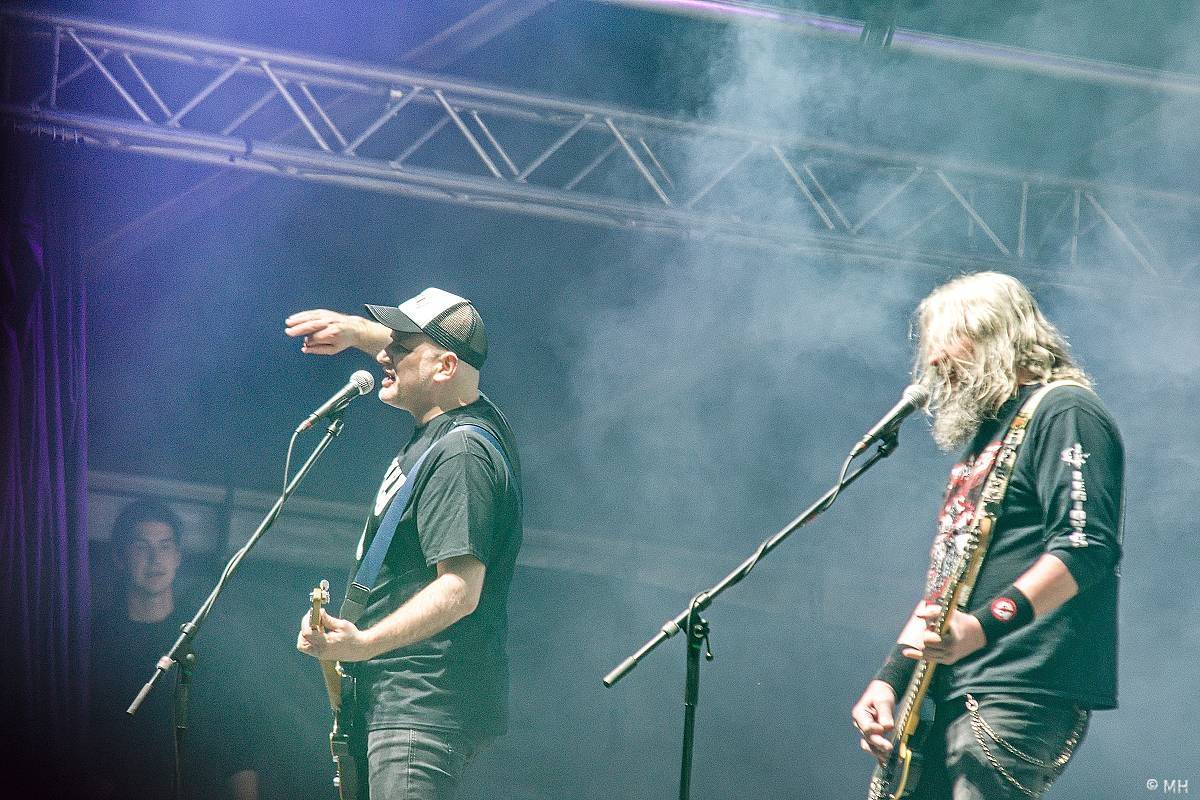 Festivalovou sezónu v Plzni zahájili Arakain, Traktor i Harlej