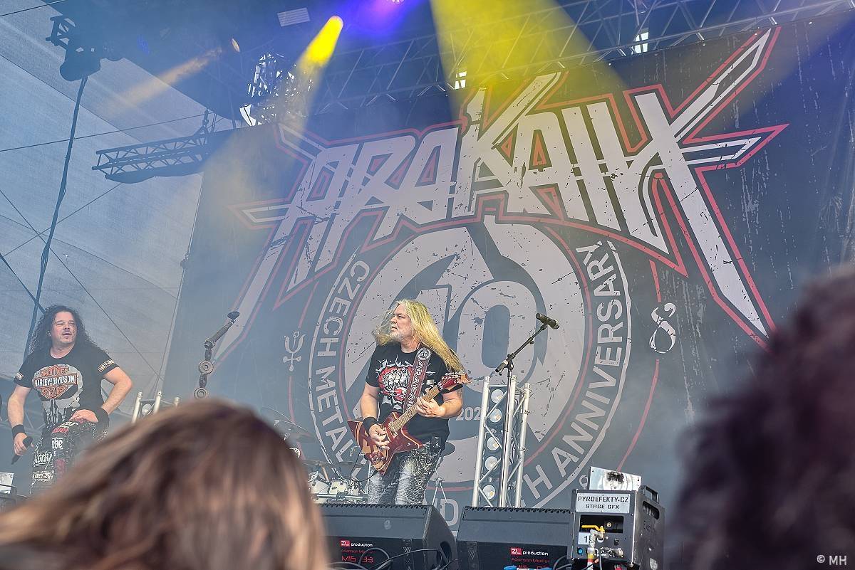 Festivalovou sezónu v Plzni zahájili Arakain, Traktor i Harlej