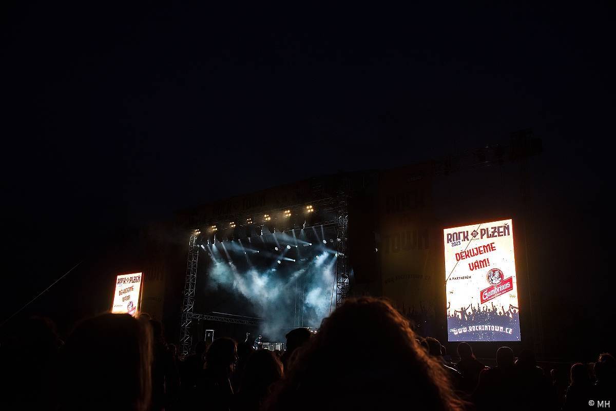 Festivalovou sezónu v Plzni zahájili Arakain, Traktor i Harlej