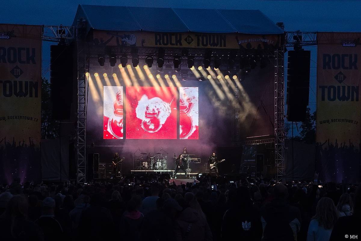 Festivalovou sezónu v Plzni zahájili Arakain, Traktor i Harlej