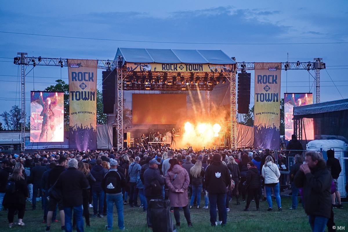 Festivalovou sezónu v Plzni zahájili Arakain, Traktor i Harlej
