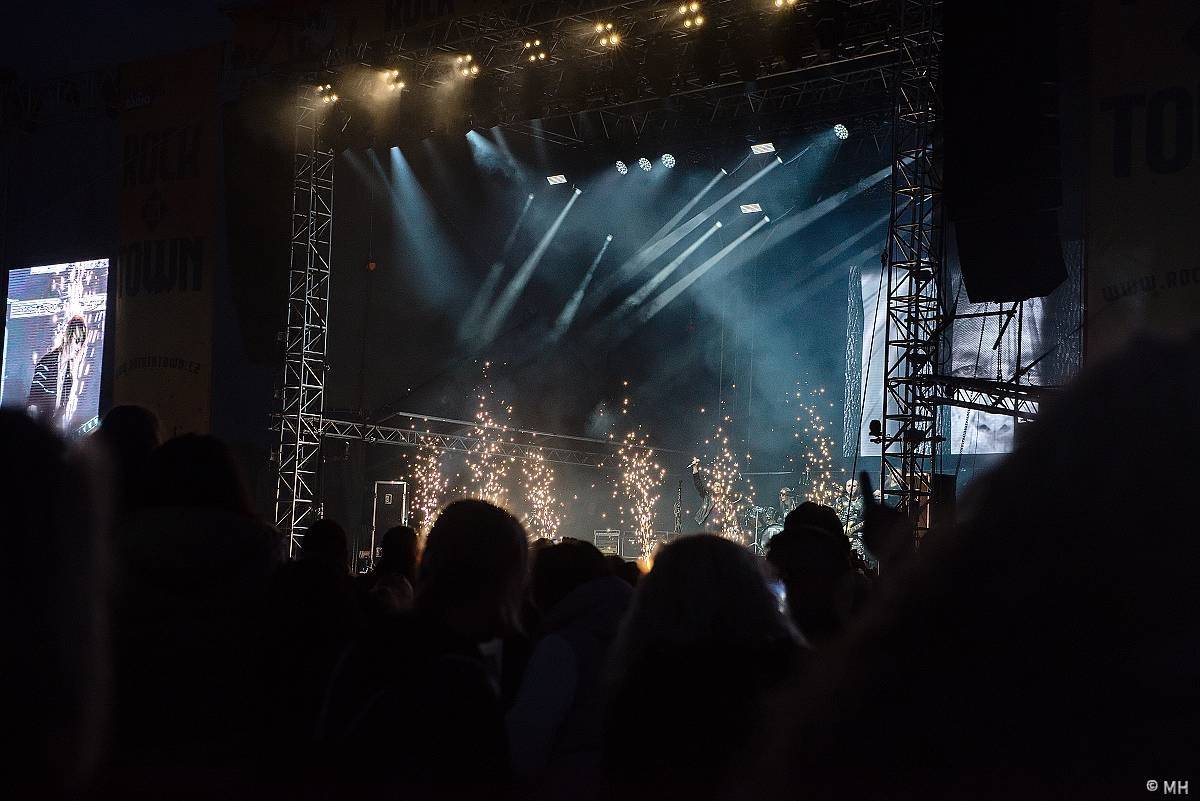 Festivalovou sezónu v Plzni zahájili Arakain, Traktor i Harlej