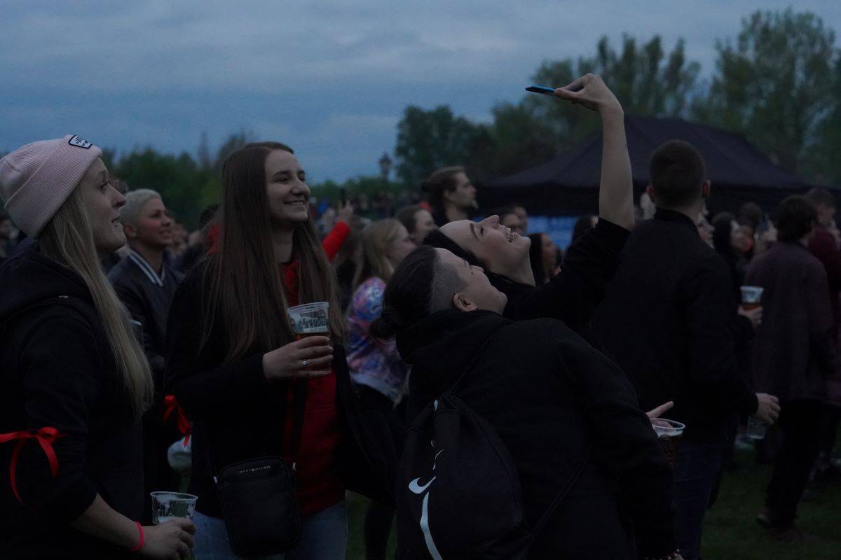 Marpo & Troublegang přivezli na ostravský Majáles ohnivou show, Mig 21 rozeskákali publium