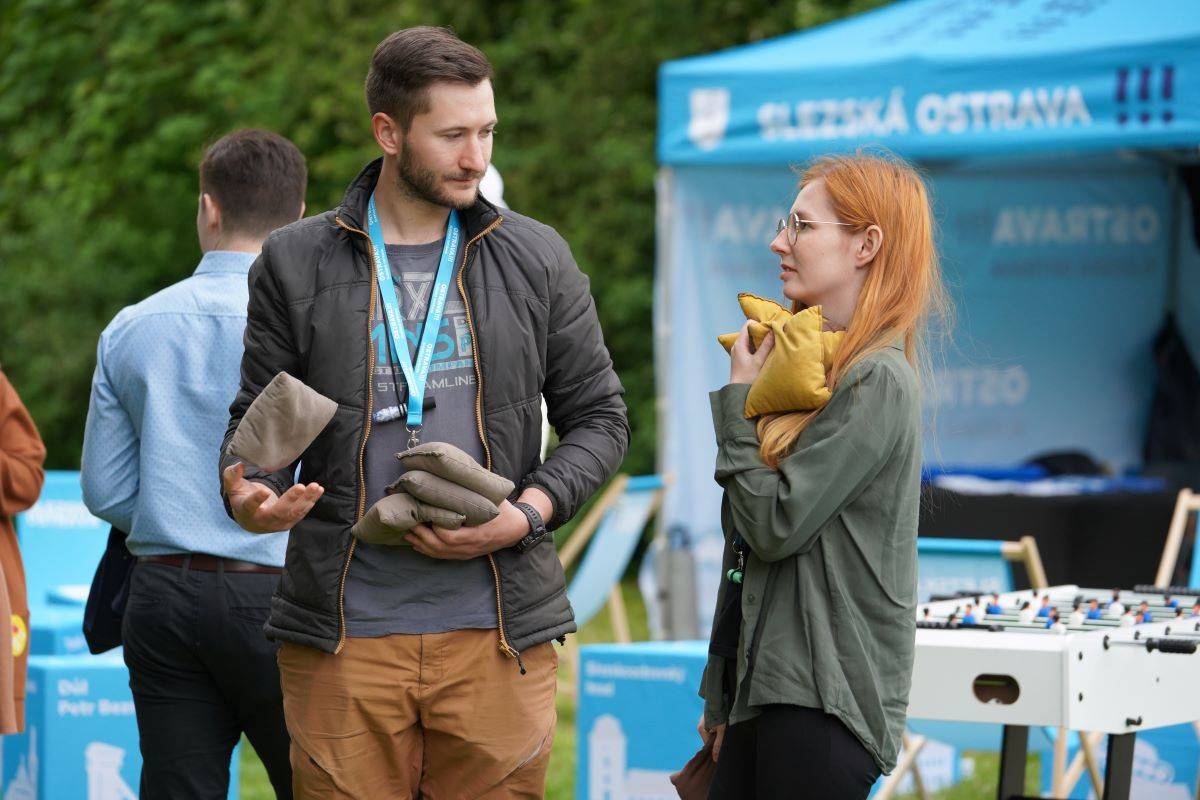 Marpo & Troublegang přivezli na ostravský Majáles ohnivou show, Mig 21 rozeskákali publium