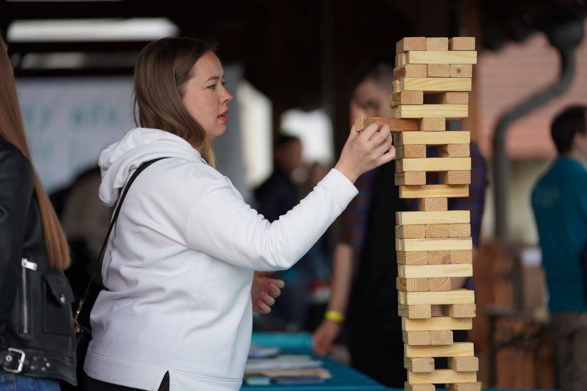Marpo & Troublegang přivezli na ostravský Majáles ohnivou show, Mig 21 rozeskákali publium