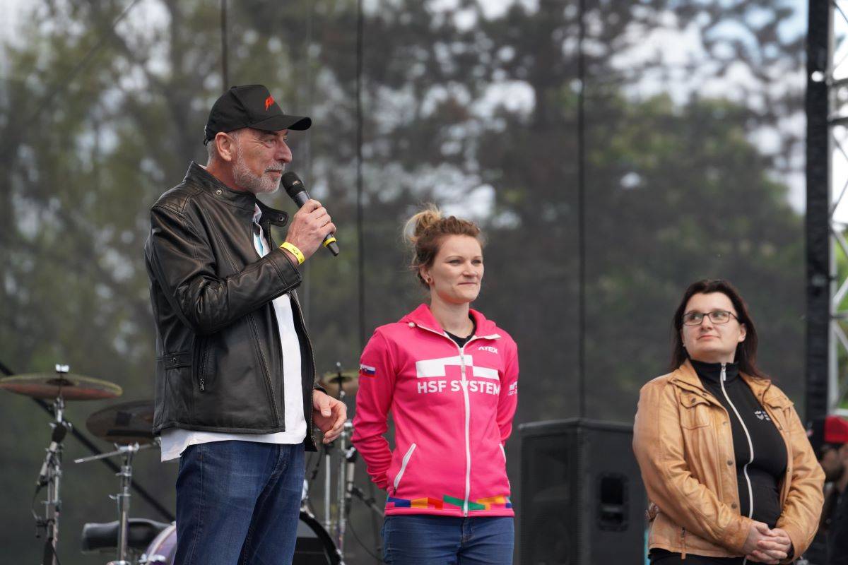 Marpo & Troublegang přivezli na ostravský Majáles ohnivou show, Mig 21 rozeskákali publium