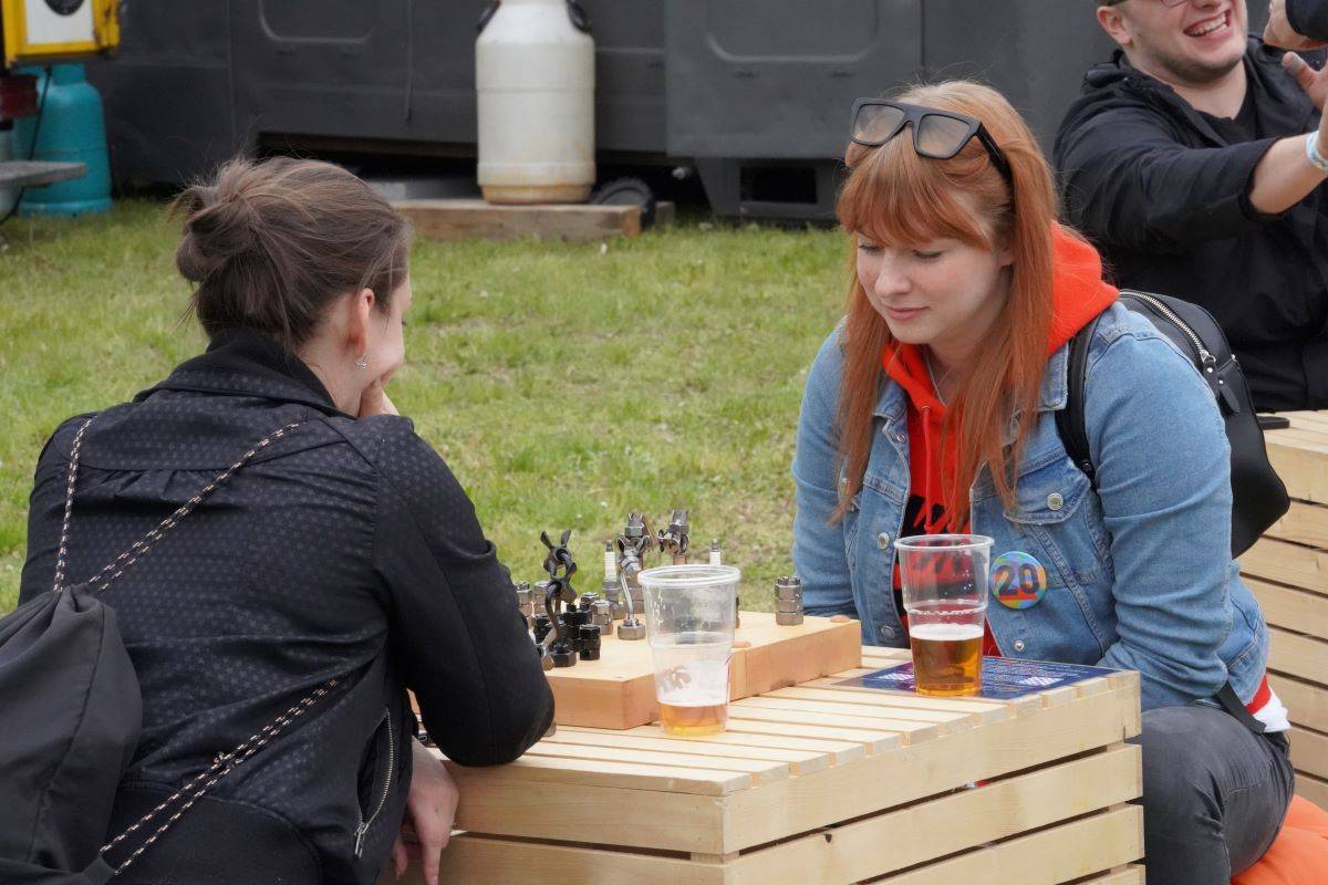 Marpo & Troublegang přivezli na ostravský Majáles ohnivou show, Mig 21 rozeskákali publium