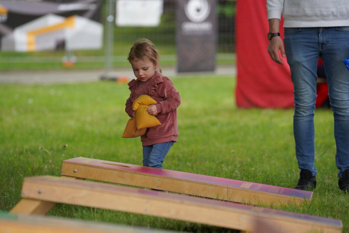 Marpo & Troublegang přivezli na ostravský Majáles ohnivou show, Mig 21 rozeskákali publium