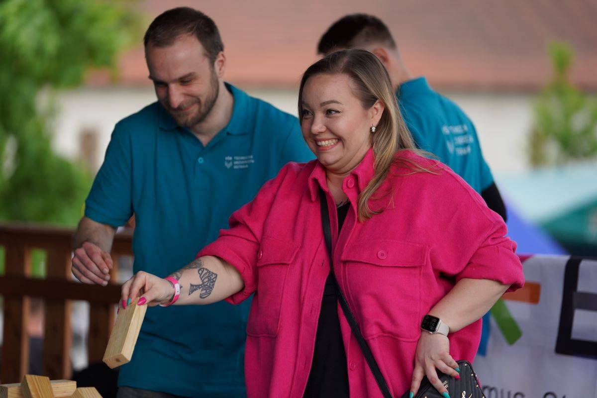 Marpo & Troublegang přivezli na ostravský Majáles ohnivou show, Mig 21 rozeskákali publium