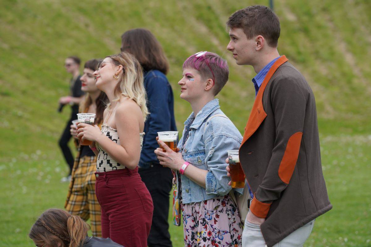 Marpo & Troublegang přivezli na ostravský Majáles ohnivou show, Mig 21 rozeskákali publium