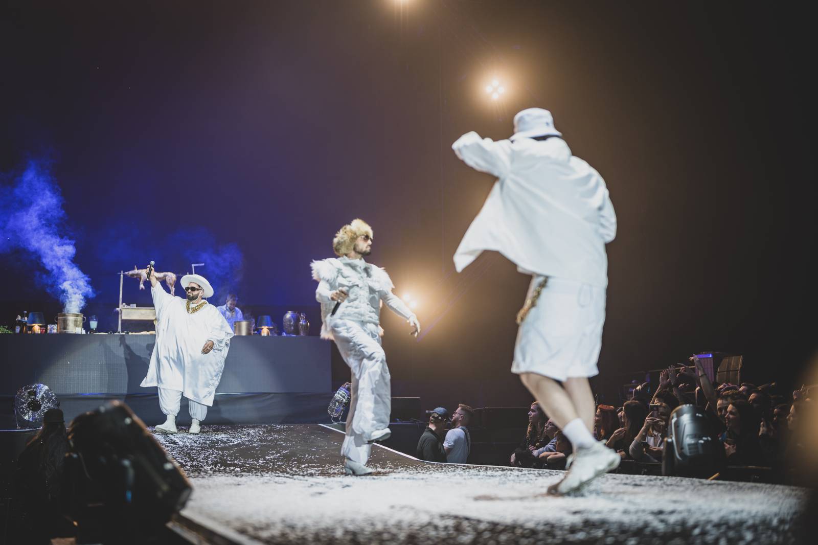 Kapitán Demo v O2 areně pokřtil album a griloval sele