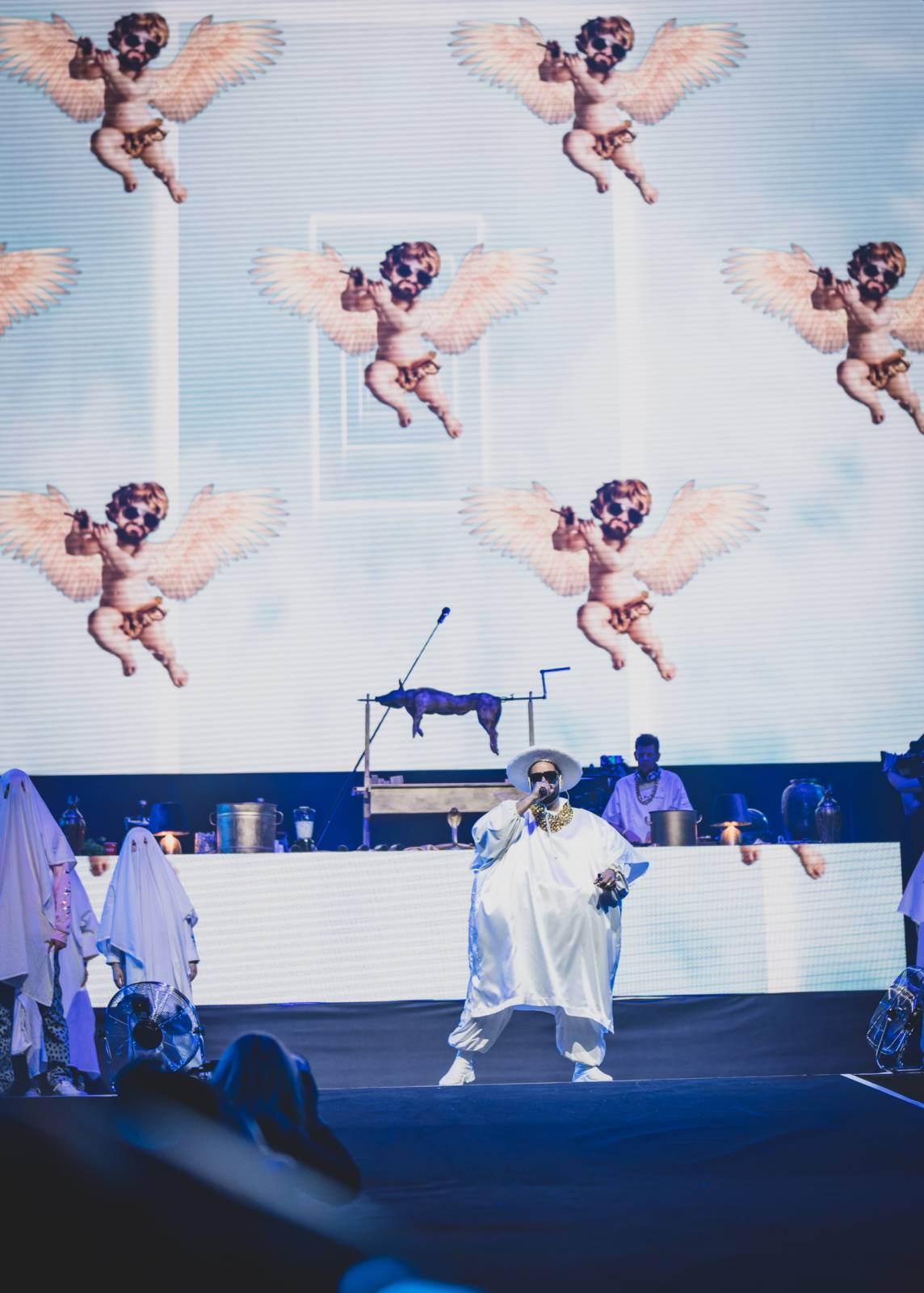 Kapitán Demo v O2 areně pokřtil album a griloval sele