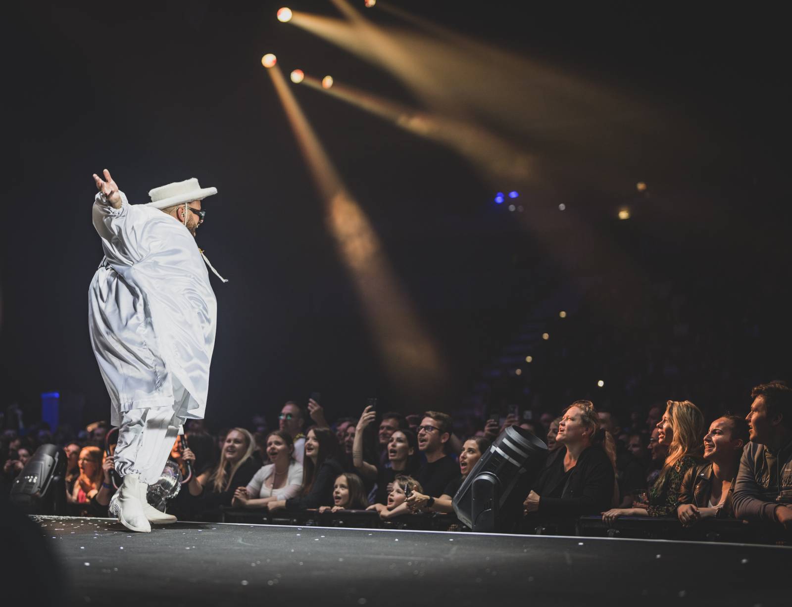 Kapitán Demo v O2 areně pokřtil album a griloval sele