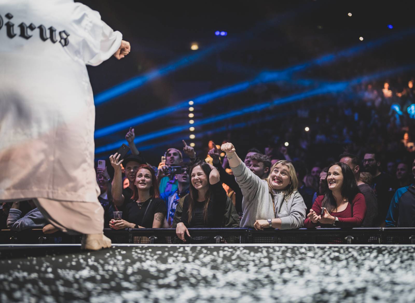 Kapitán Demo v O2 areně pokřtil album a griloval sele