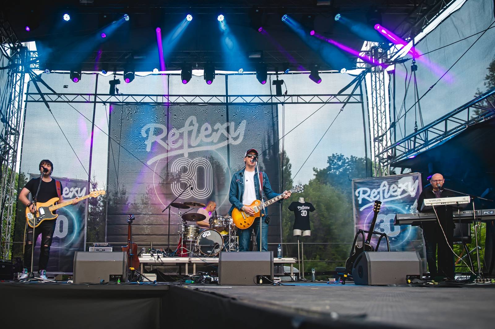 Druhý den Beerhousu: Mig 21 zahráli fanynce k svátku, vystoupili také Reflexy a Alkehol