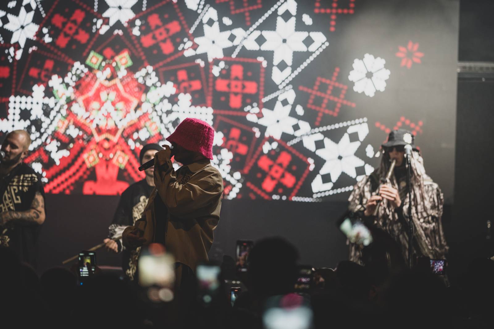 Kalush Orchestra vyprodala Lucerna Music Bar, fanoušky bavila mixem hudebních žánrů