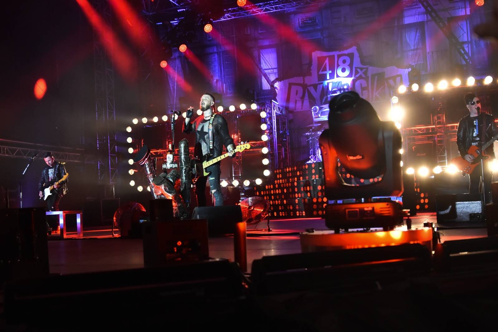 Rybičky 48 oslavily dvacetiny doma, popřáli jim Voxel či Imodium