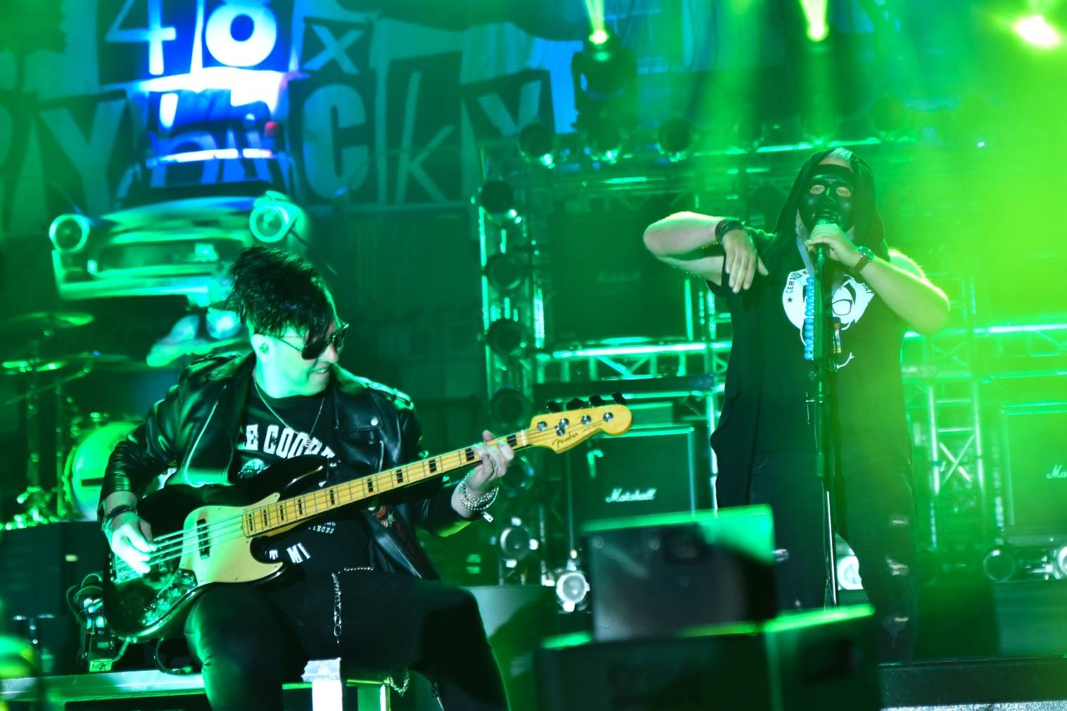 Rybičky 48 oslavily dvacetiny doma, popřáli jim Voxel či Imodium