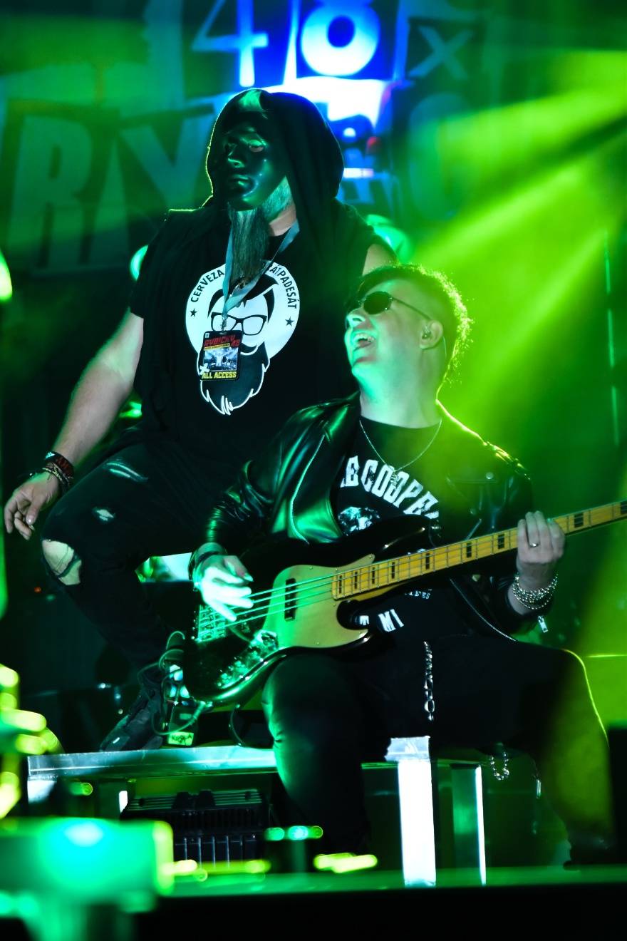 Rybičky 48 oslavily dvacetiny doma, popřáli jim Voxel či Imodium