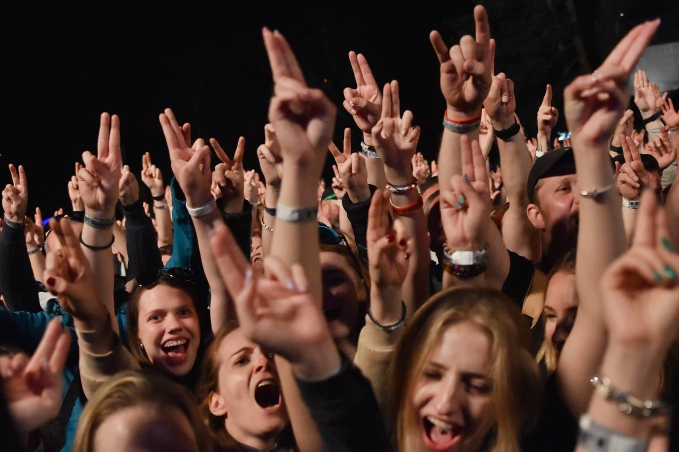 Rybičky 48 oslavily dvacetiny doma, popřáli jim Voxel či Imodium