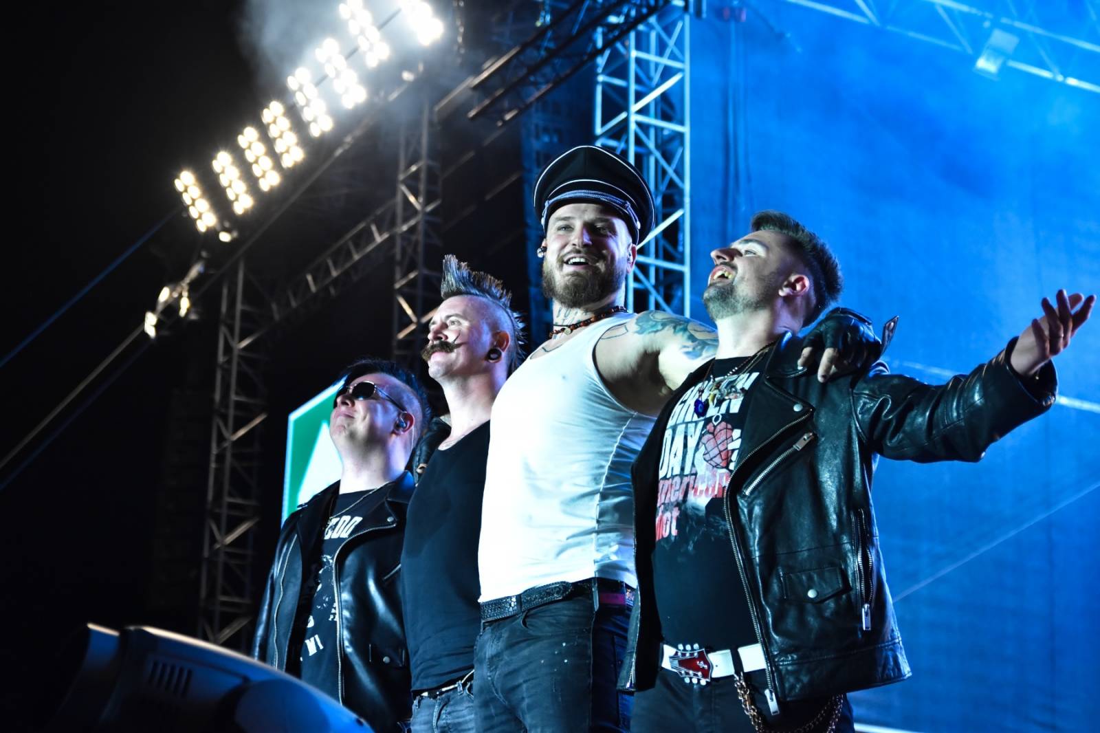 Rybičky 48 oslavily dvacetiny doma, popřáli jim Voxel či Imodium