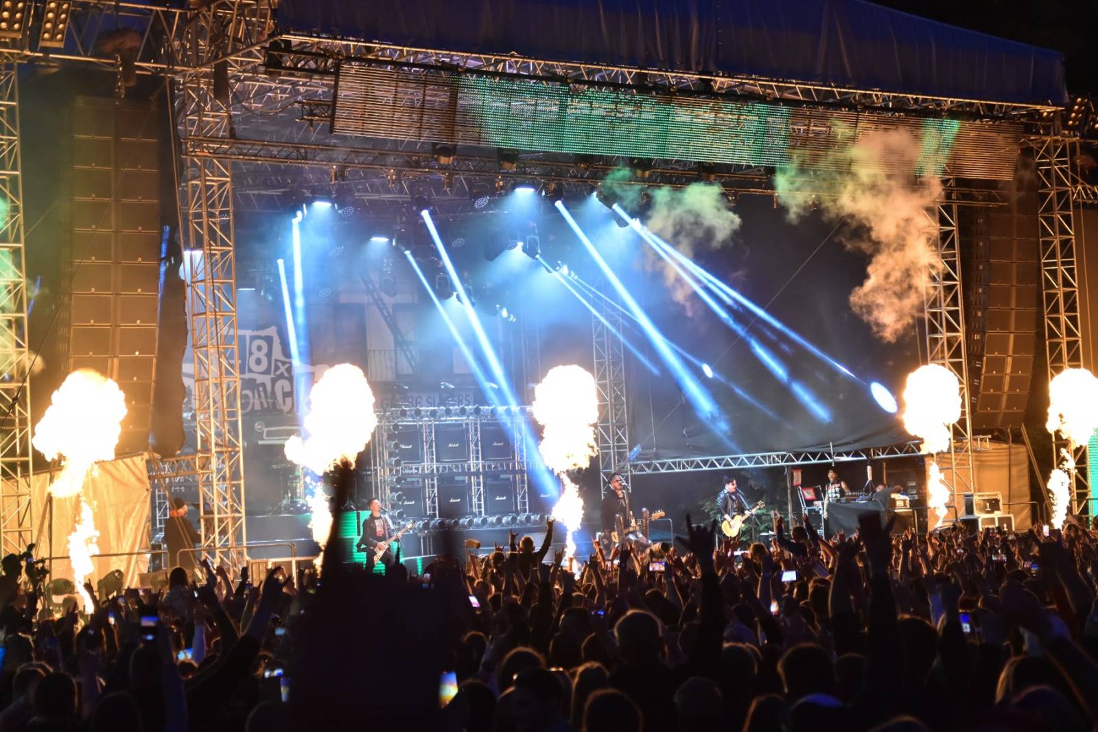 Rybičky 48 oslavily dvacetiny doma, popřáli jim Voxel či Imodium