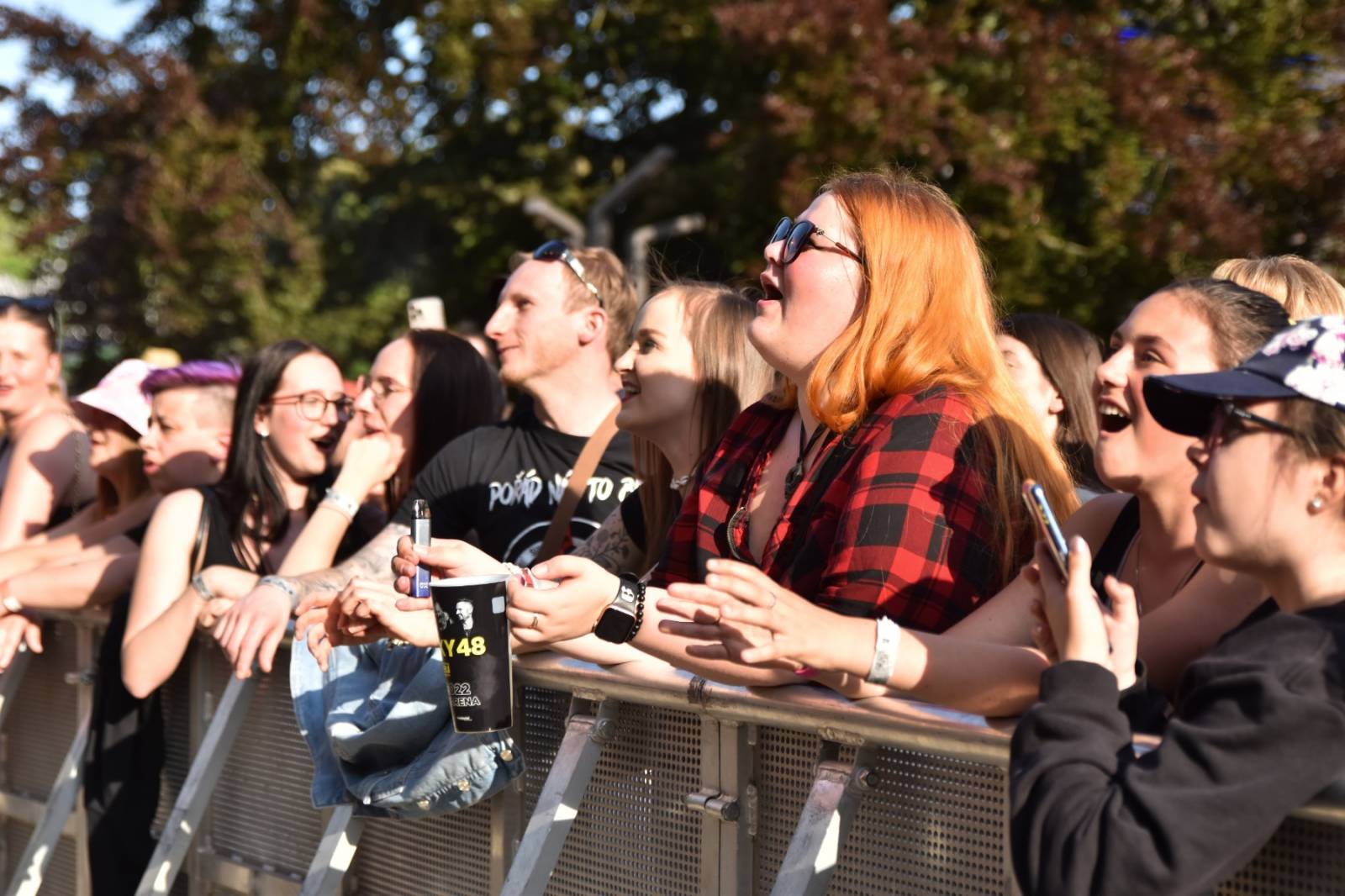 Rybičky 48 oslavily dvacetiny doma, popřáli jim Voxel či Imodium