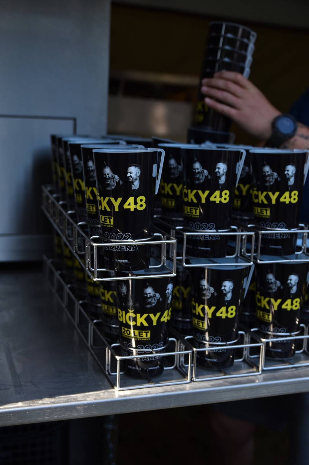 Rybičky 48 oslavily dvacetiny doma, popřáli jim Voxel či Imodium